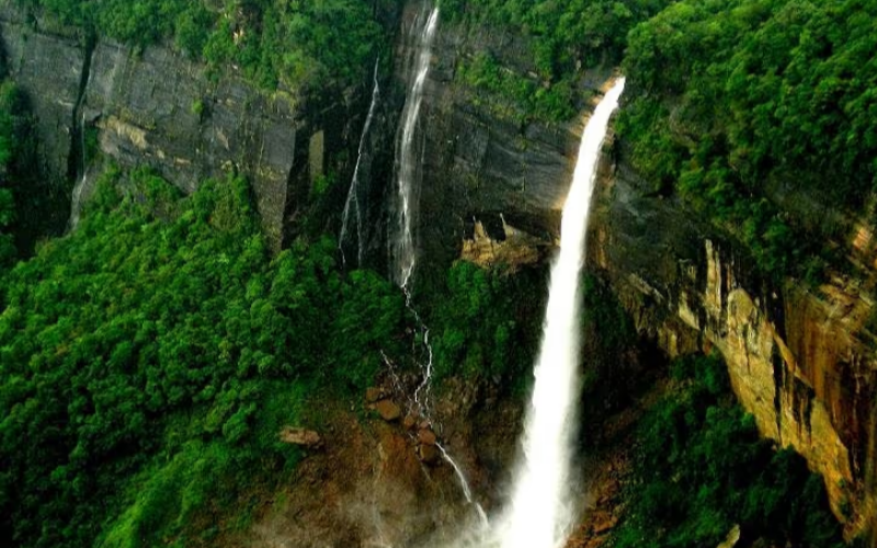  Nohkalikai Falls, top waterfalls in India