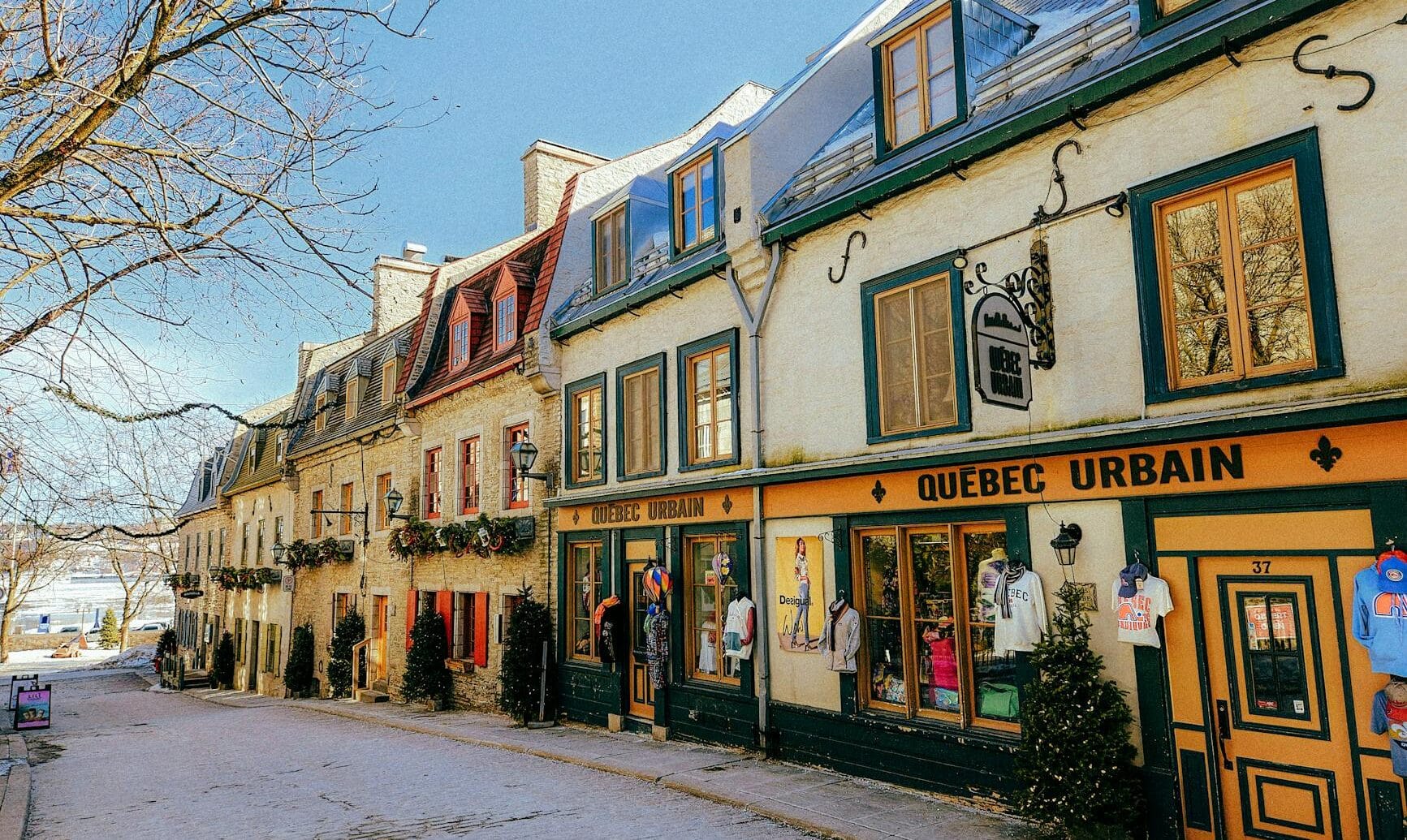 stores along street in quebec,best places to visit during Christmas.