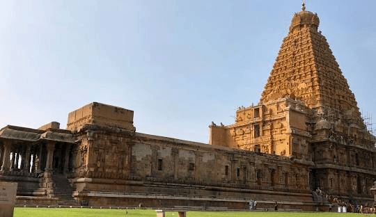 5. Brihadeeswarar Temple – Thanjavur, Tamil Nadu